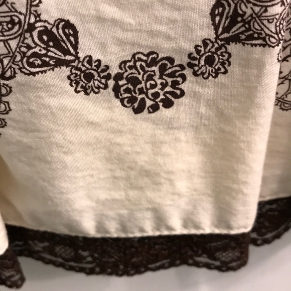 Cream and brown pleated skirt - Picture 2 of 3